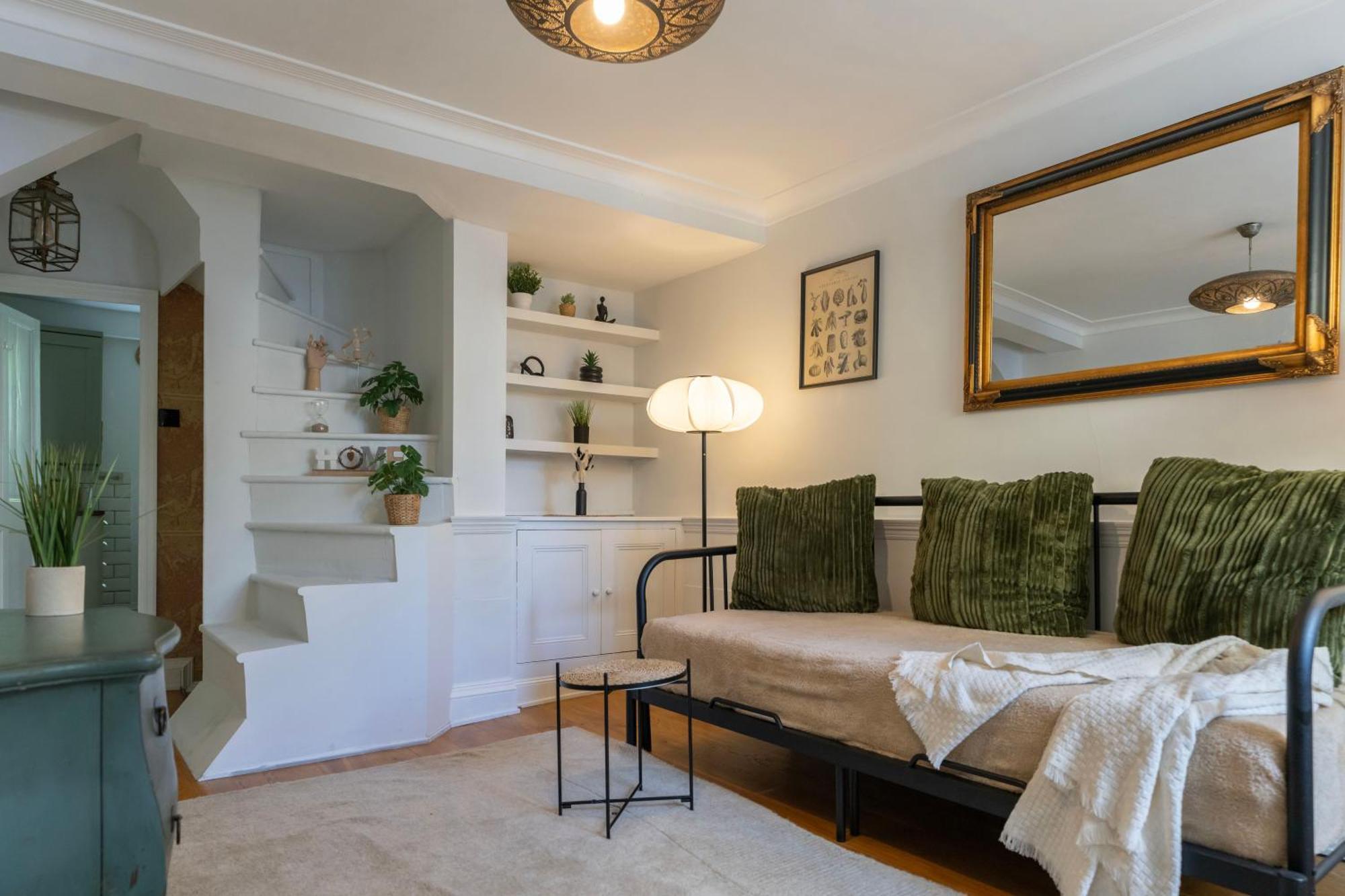Beautiful House Whitechapel Apartment